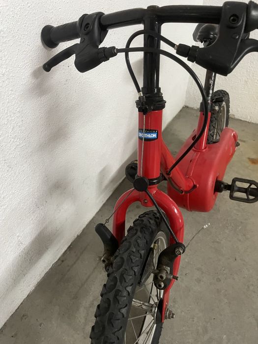 Bicicleta com suporte para aprender a andar