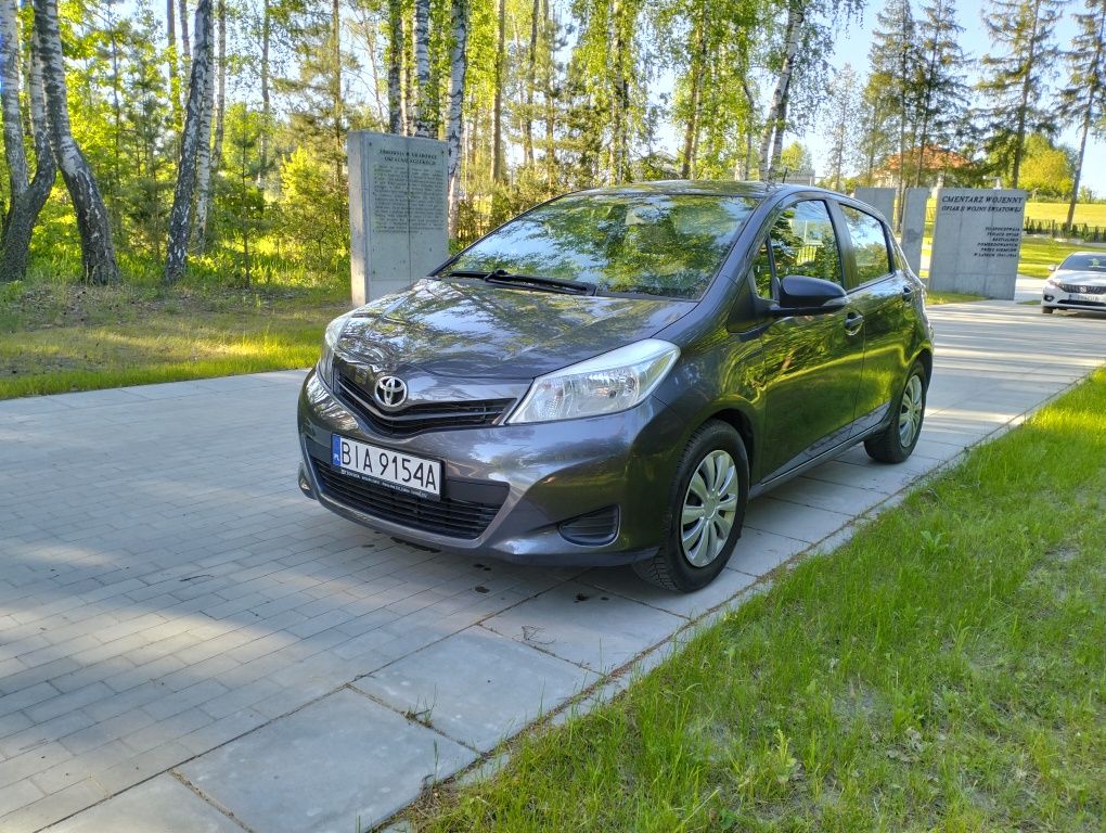 Toyota Yaris 2012 1.3 benzyna