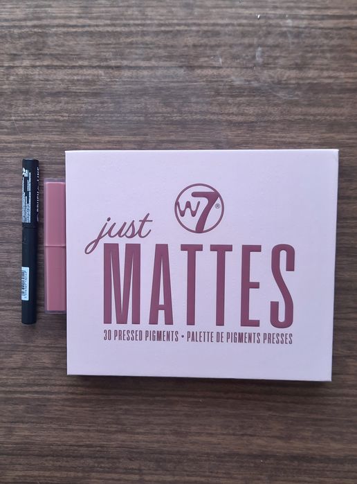 Макіяж.Матовий засіб