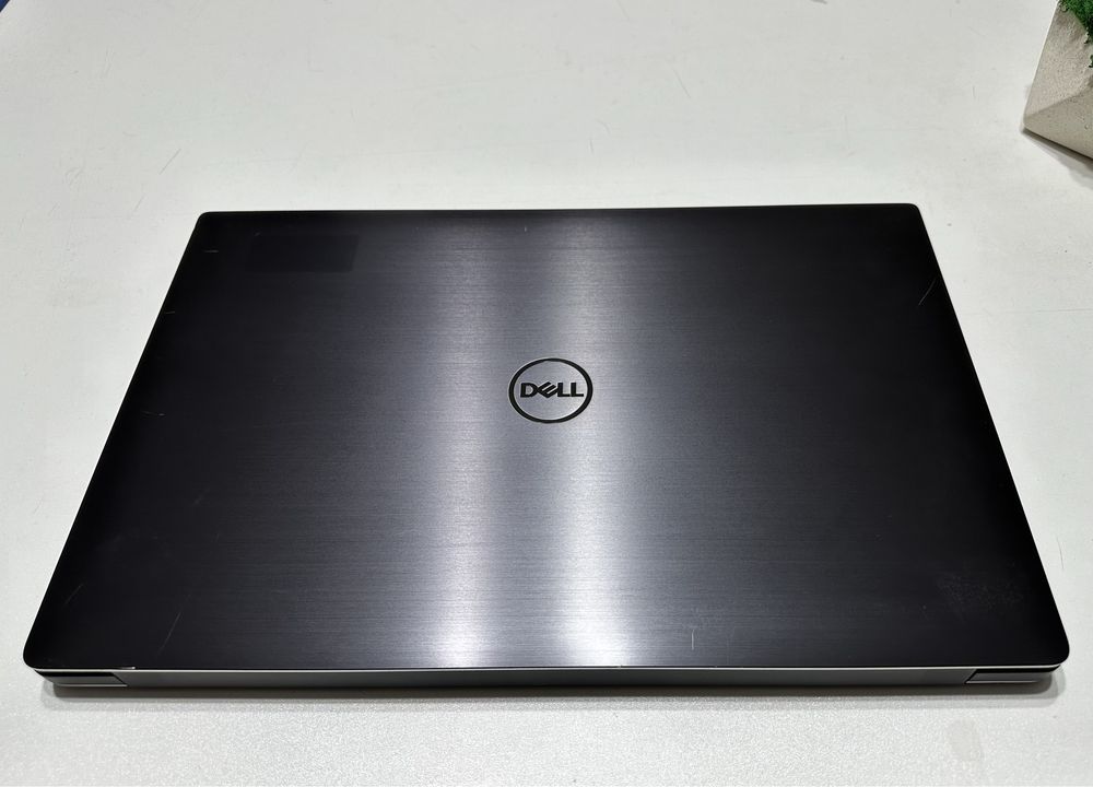 DELL Precision 5530 15,6"FHD IPS| i7-8850H|16 DDR4|SSD512Gb|NVIDIA 4Gb