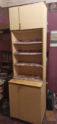 Кухонный деревянный шкаф