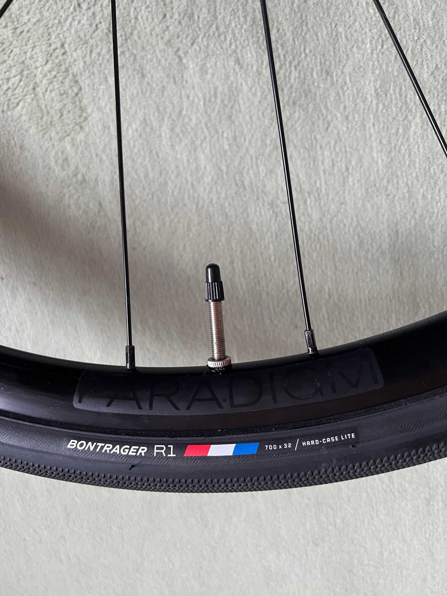 koła Bontrager (przód + tył) do roweru TREK Domane AL4 Disc