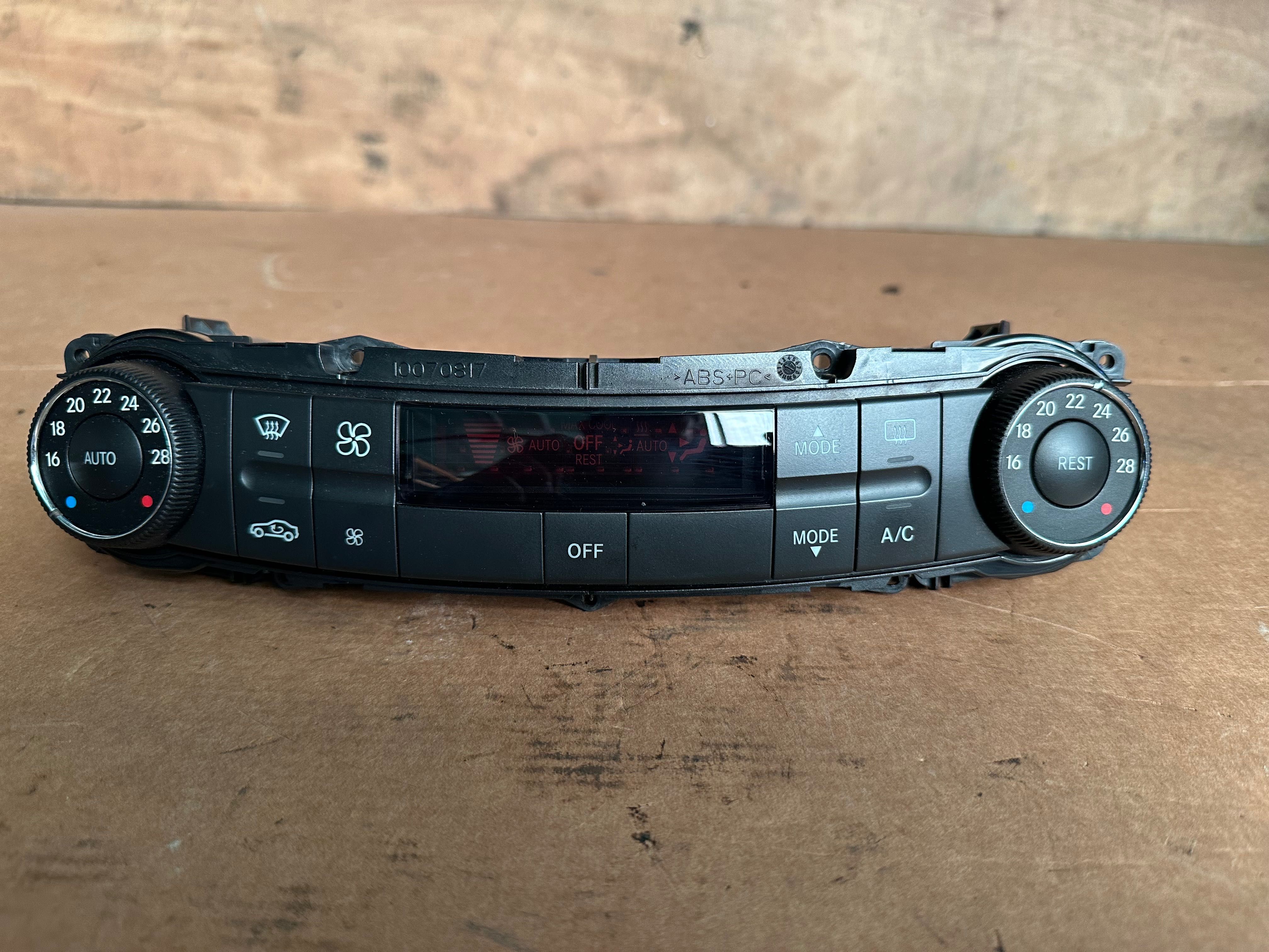 Climatronic Mercedes W211 E220 E250  A 211.83. 2090