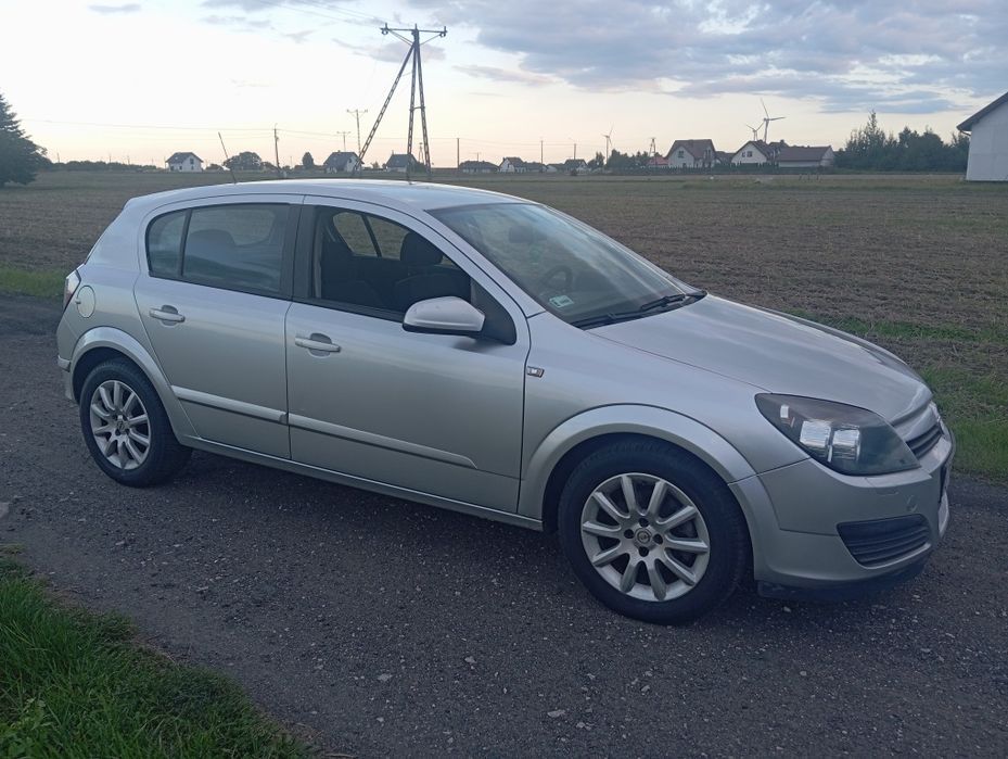 Astra H 1.6  Fajny stan Bez rdzy ! Aktualne!!