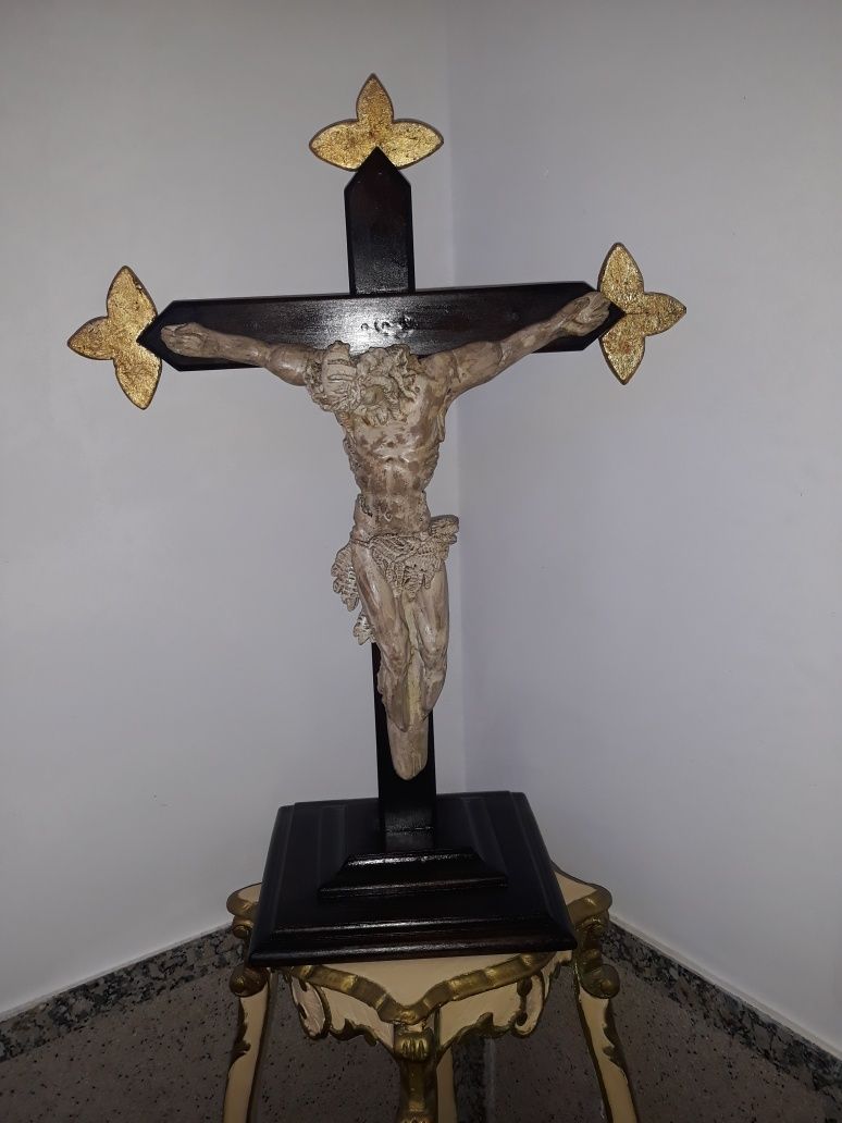 Cristo em Gesso Cruz em Madeira
