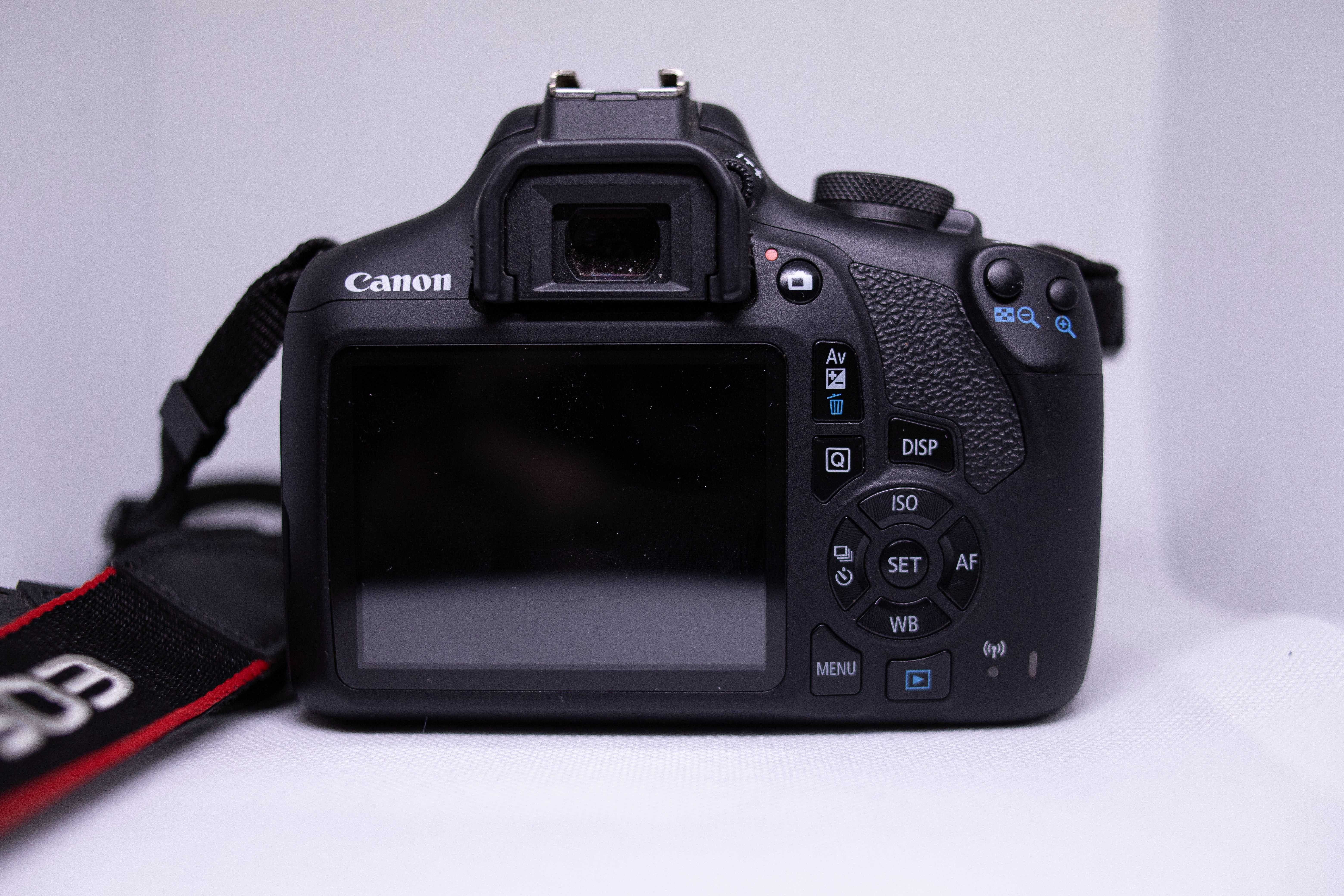 Canon 2000D + kit obiektyw 18-55 STM