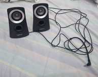 Colunas Pequenas Longitech