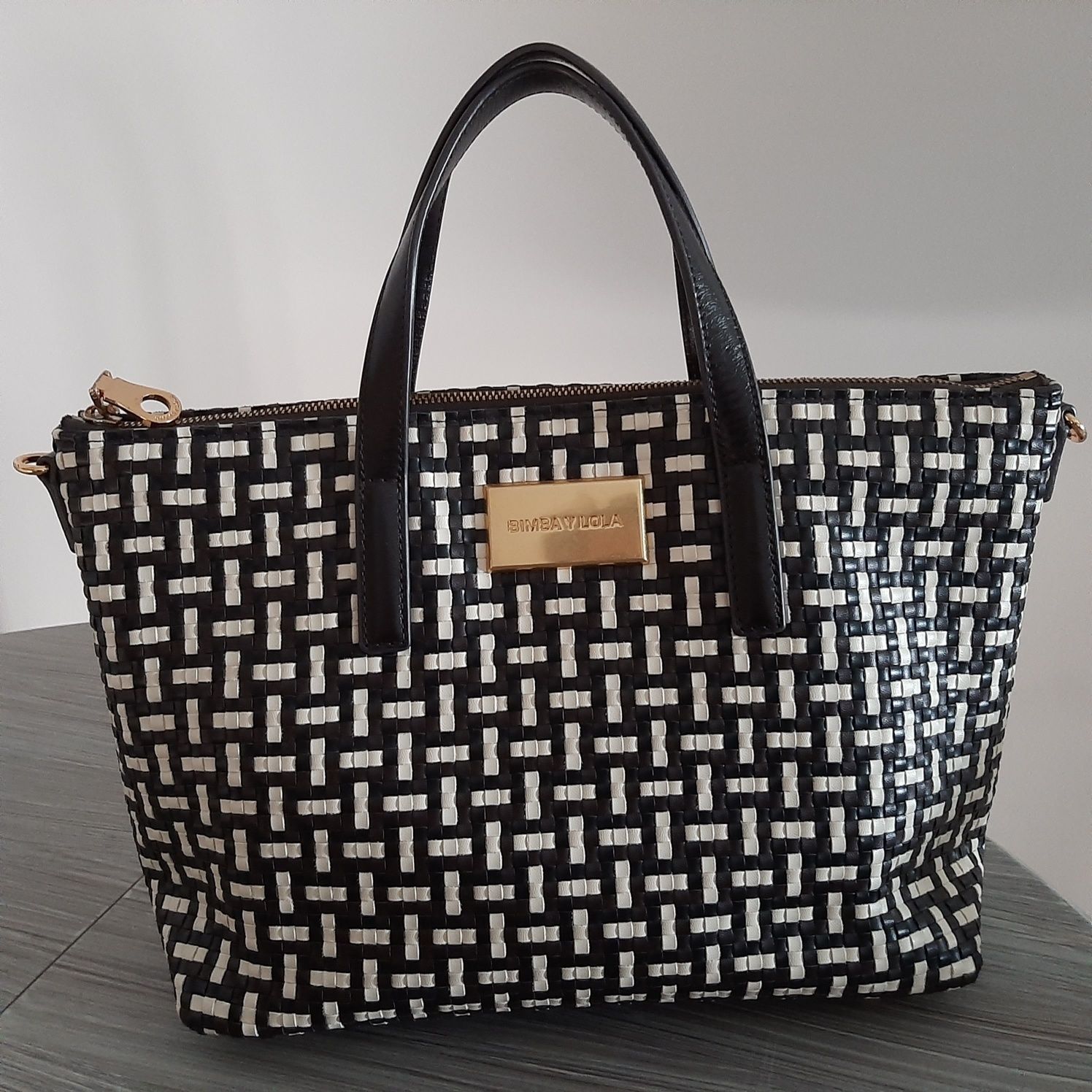 Venda bolsa marca BIMBA E LOLA, ORIGINAL em pele.