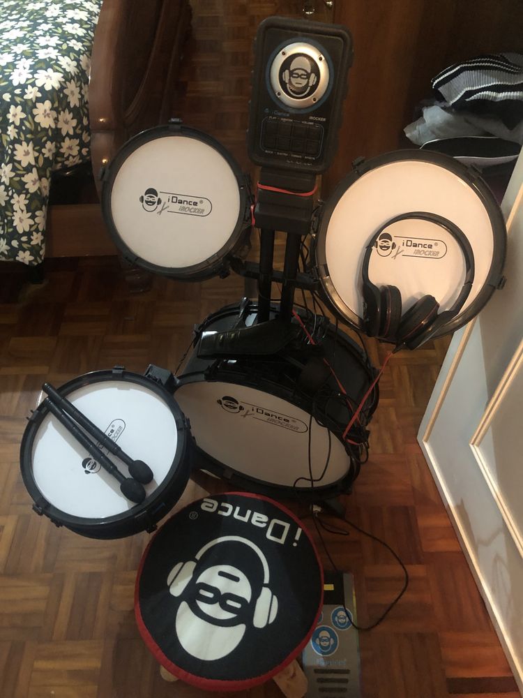 Bateria eletrica para criança