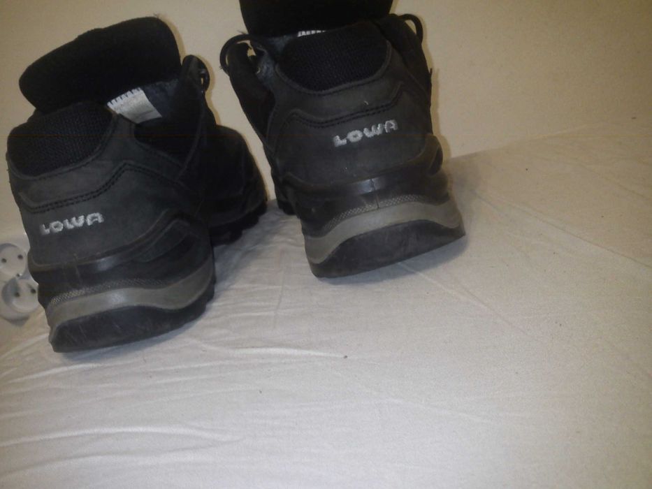 lowa 44/28 skóra grafitowe vibram gore tex trekking sklep 700 ładne