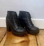 Buty na obcasie H&M Divided