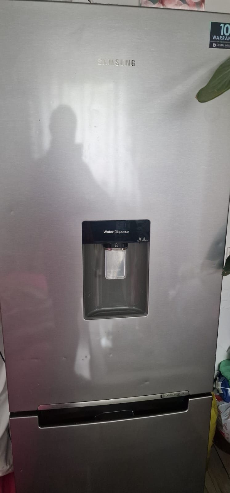Lodowka samsung z podajnikiem wody srebrna