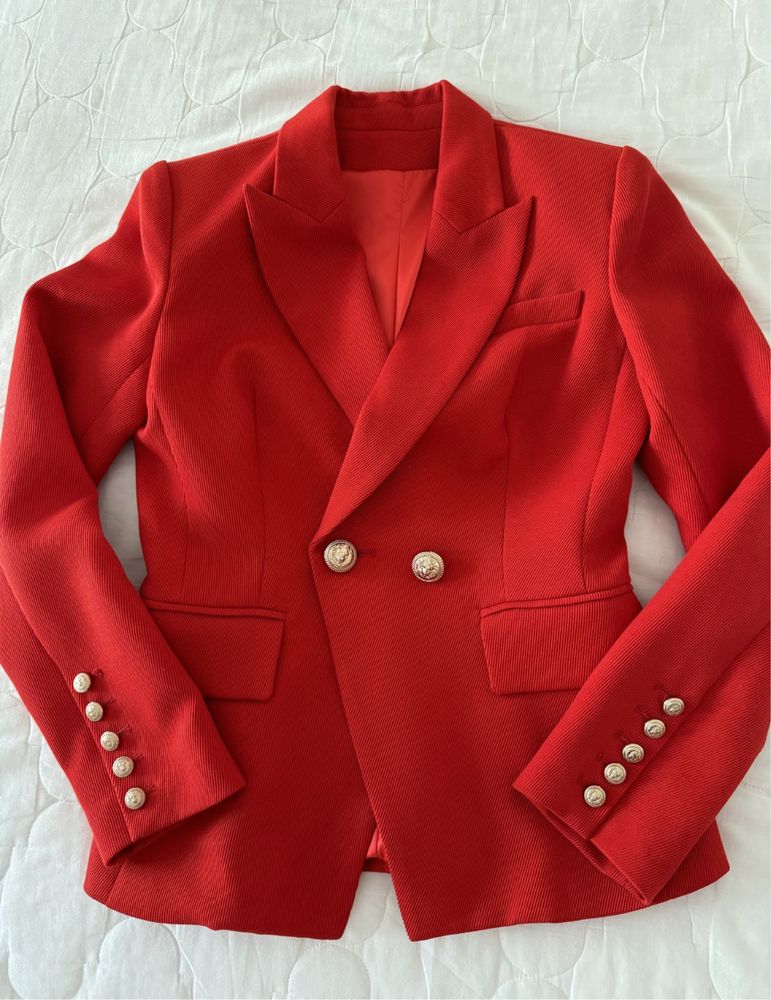 Жакет в стилі Balmain