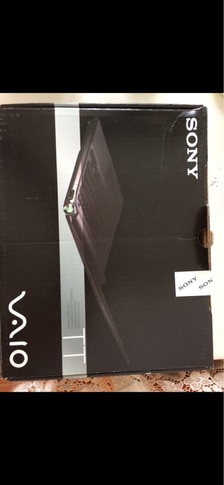 Ноутбук Sony 14 золотого цвета