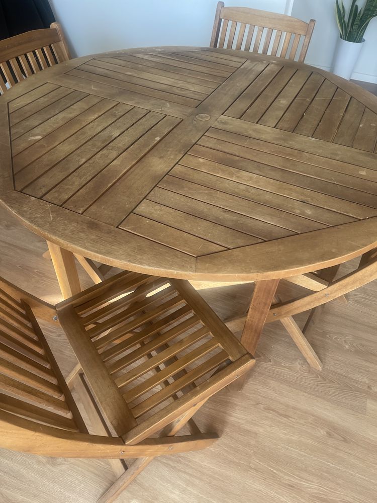 Conjunto de exterior mesa e cadeiras
