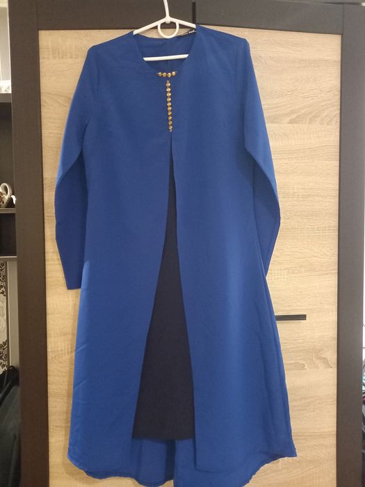 Продам платья и комбинезон