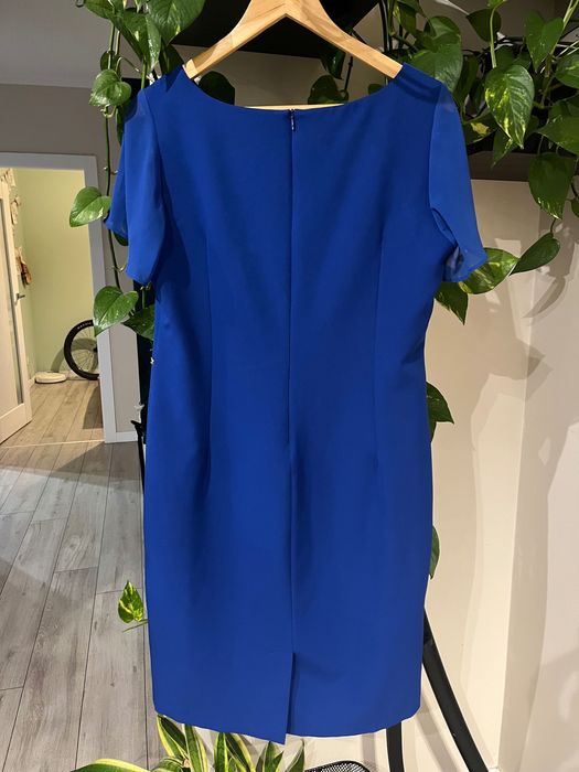 Niebieska sukienka wizytowa