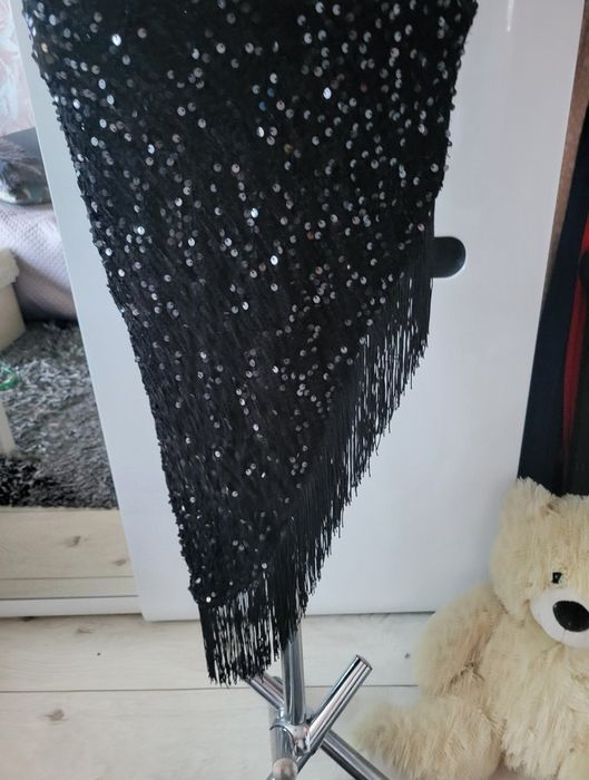 Czarna cekinowa sukienka asymetryczna z frędzlami   XL-XXL