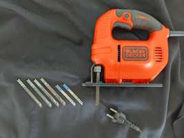 Tico-tico Black&Decker KS501 + 7 serras