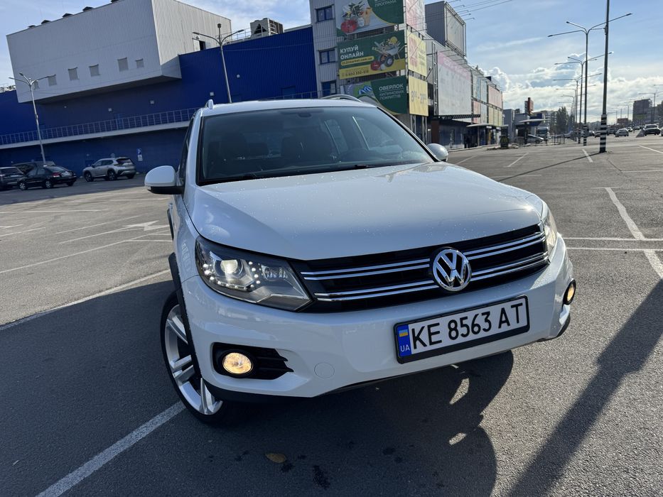 Volkswagen Tiguan SPORT R-LINE