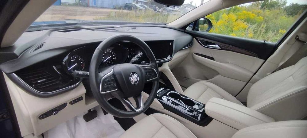 Buick Envision Plus 2021 року,