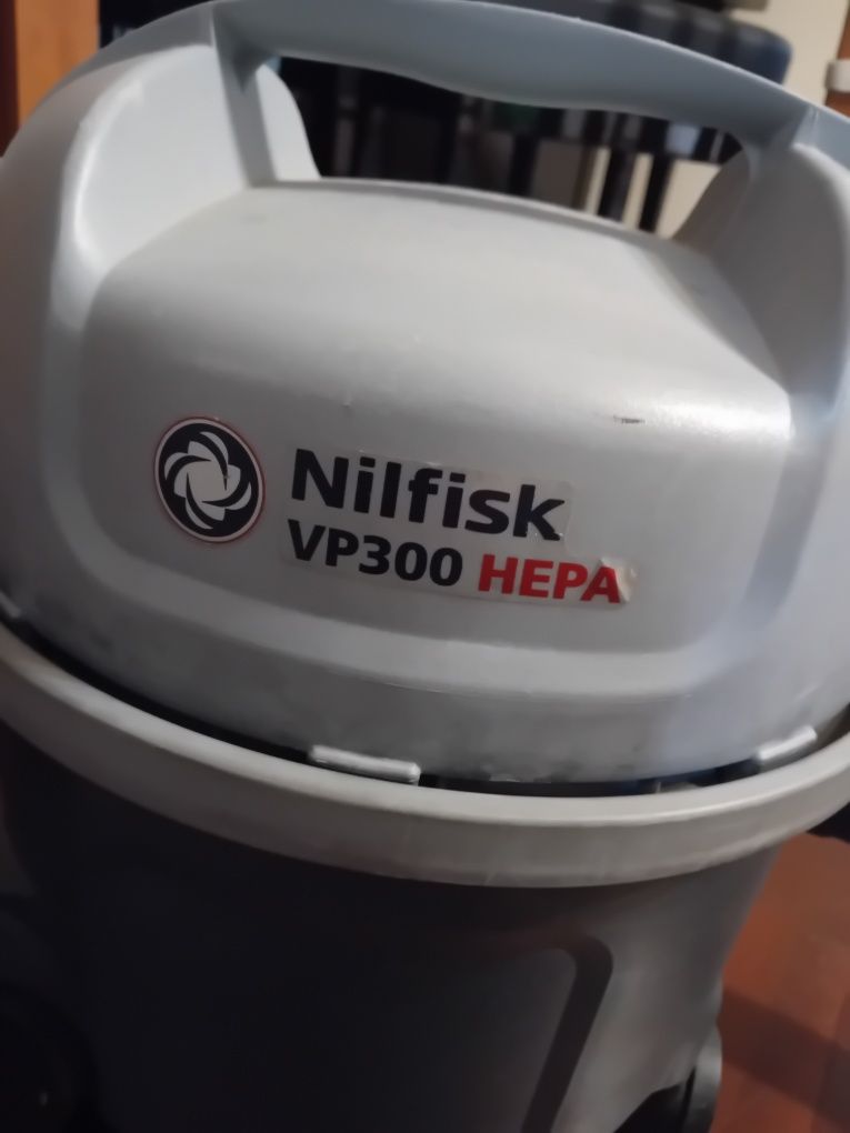 Aspirador nilfisk vp300 hepa