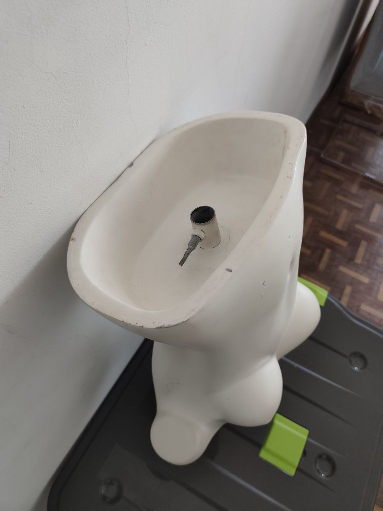 Busto de senhora em plástico