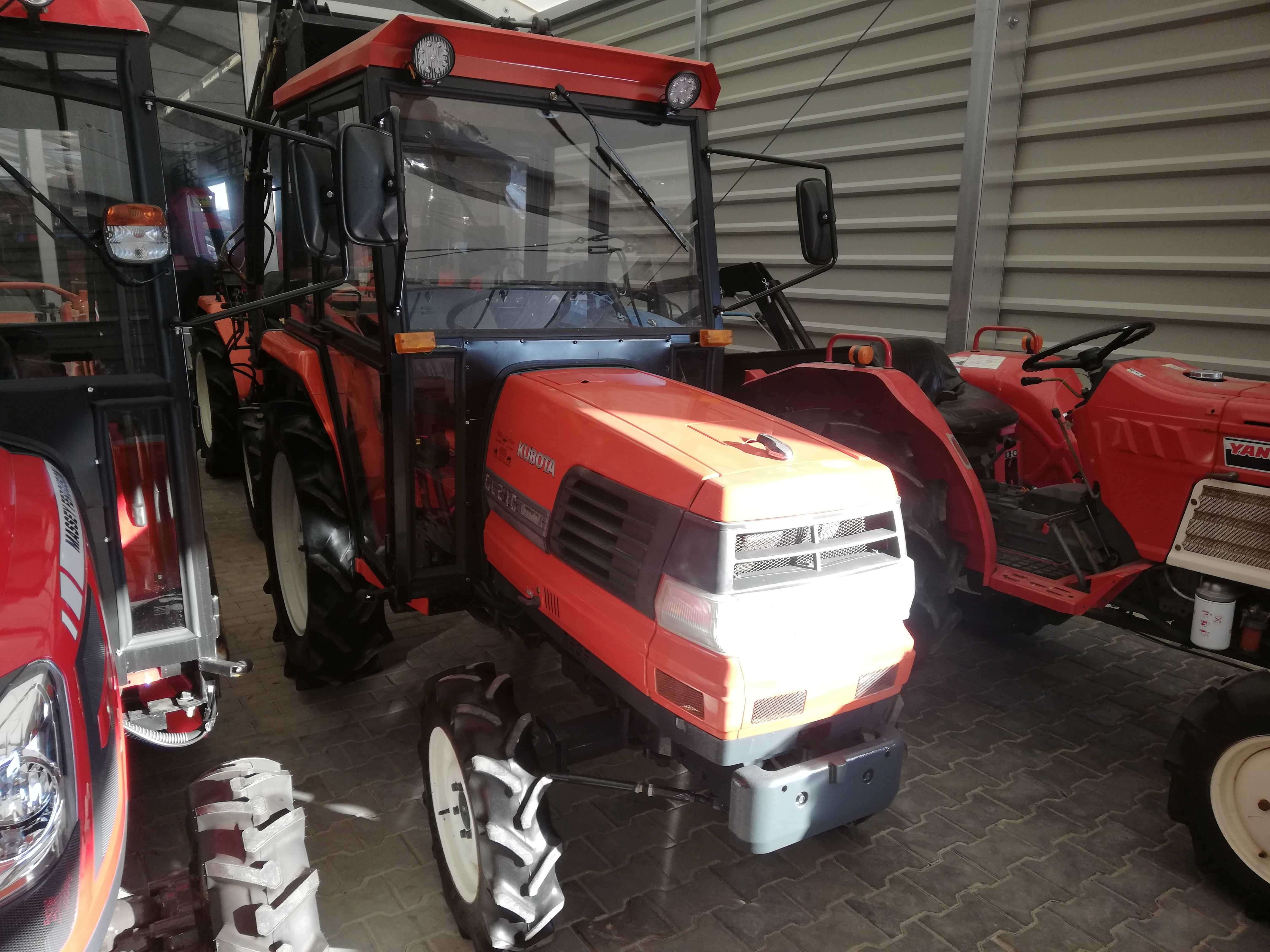 Doskonały traktor ciągnik Kubota GL240 24KM wspomaganie kabina