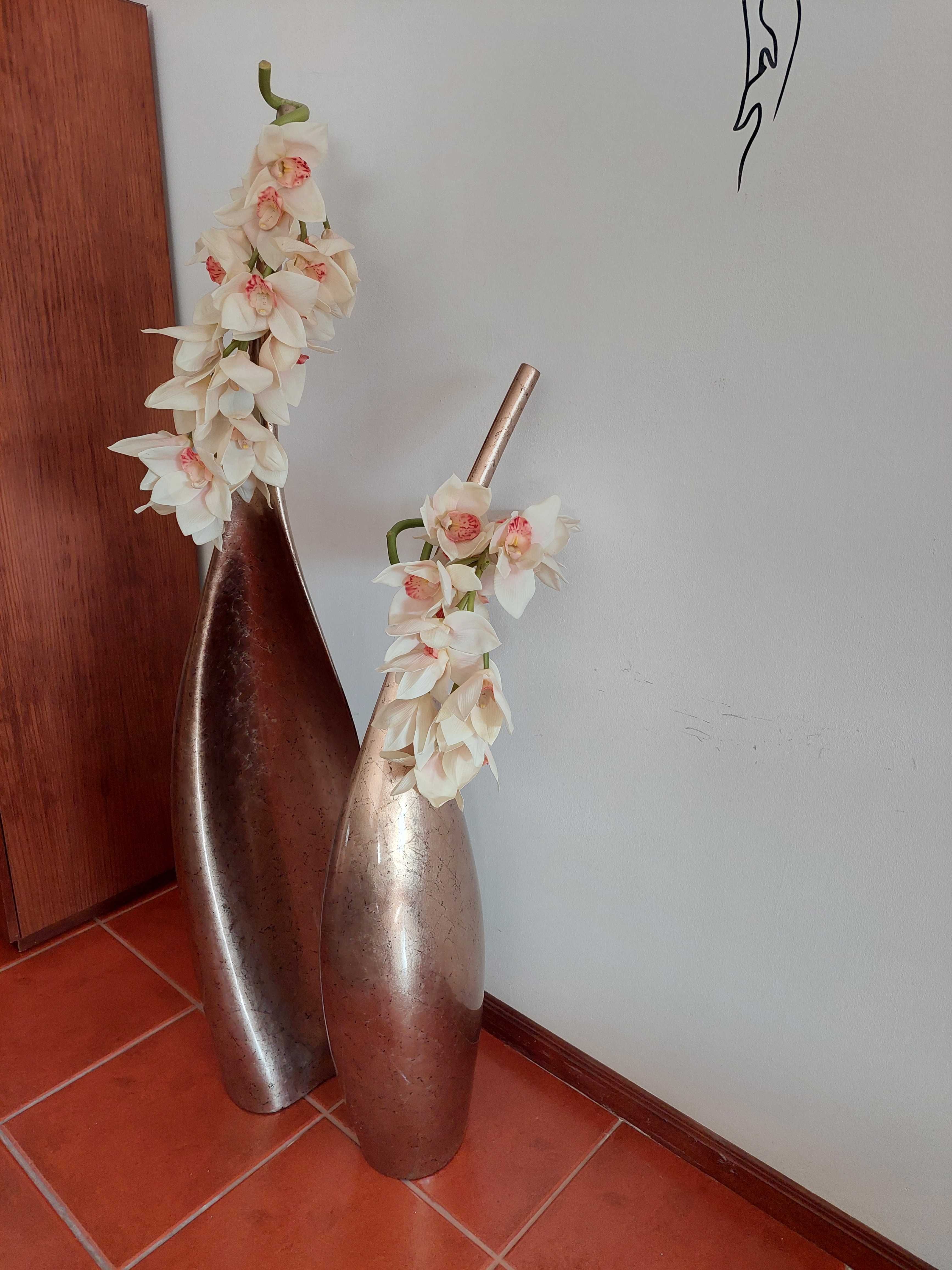 Conjunto de jarras decorativas
