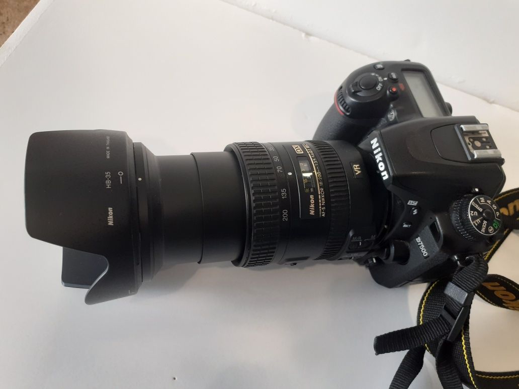 Nikon D7500 com objectiva 18x200 vr
