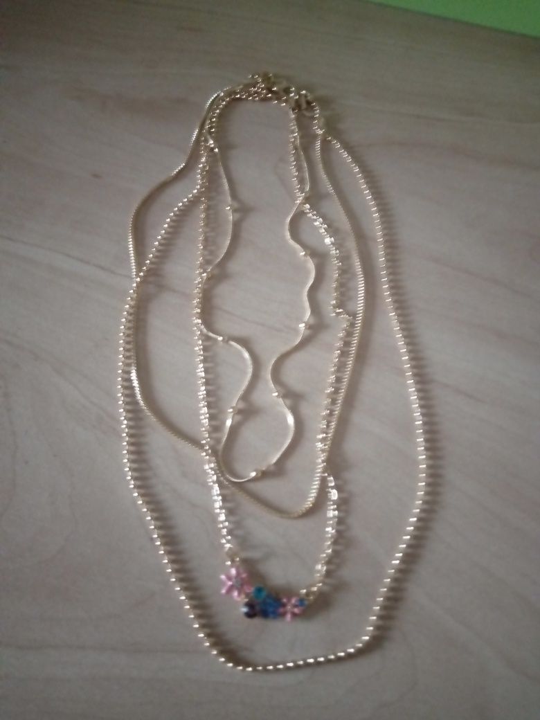 Ланцюжок на шию металевий з підвіскою Fashion Jewelry.