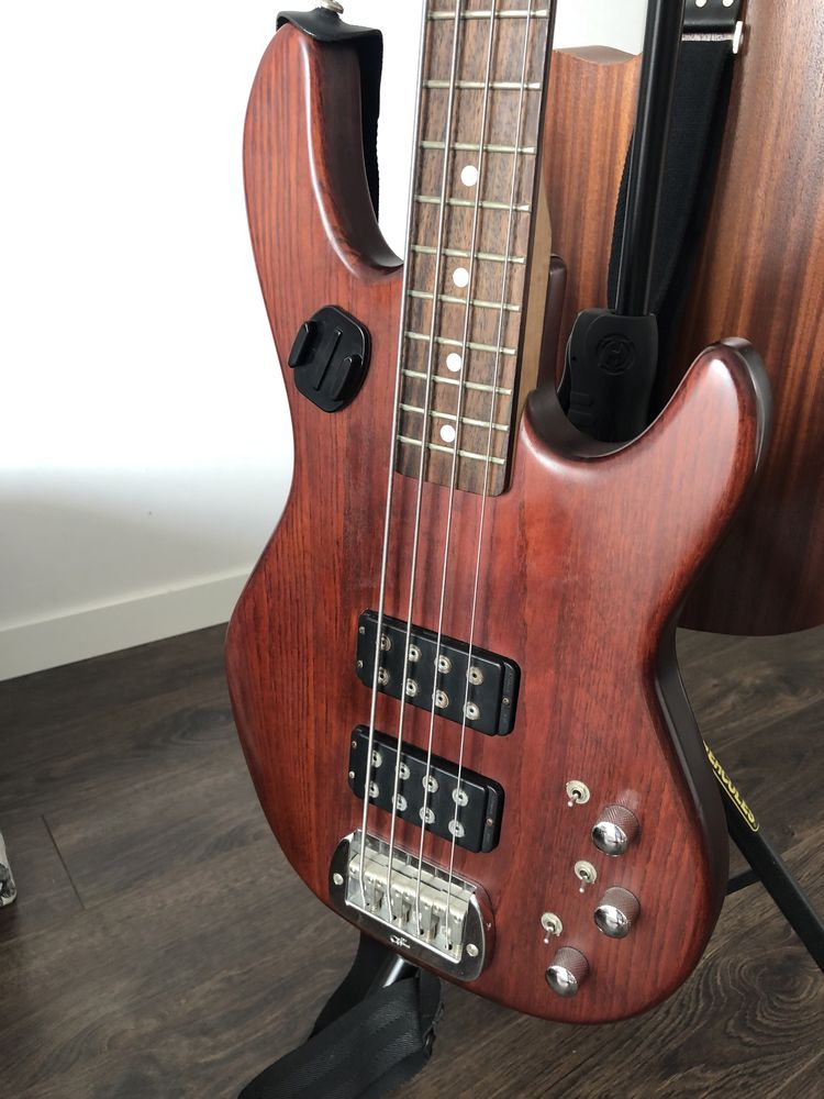 Gitara basowa G&L L2000