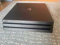 PS4 Pro CUH-7016B + 2 pady