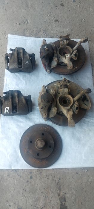 Пассат б4/б3 1,8 1,9 2,0 вр6 2,8 Цапфа Кулак Ступица поворотний кулак