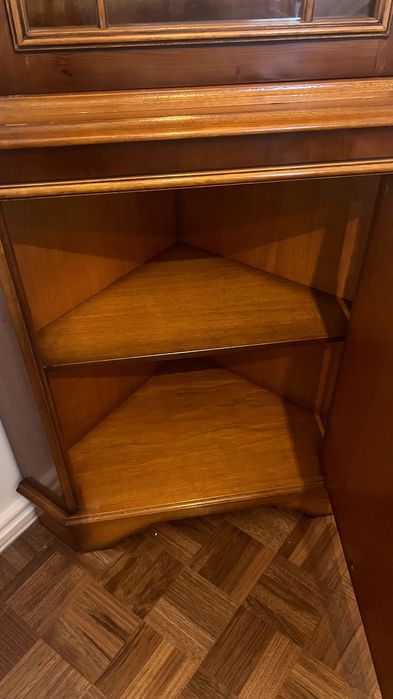 Vitrine de Esquina estilo Regency / Antique Yew Regency Corner Unit