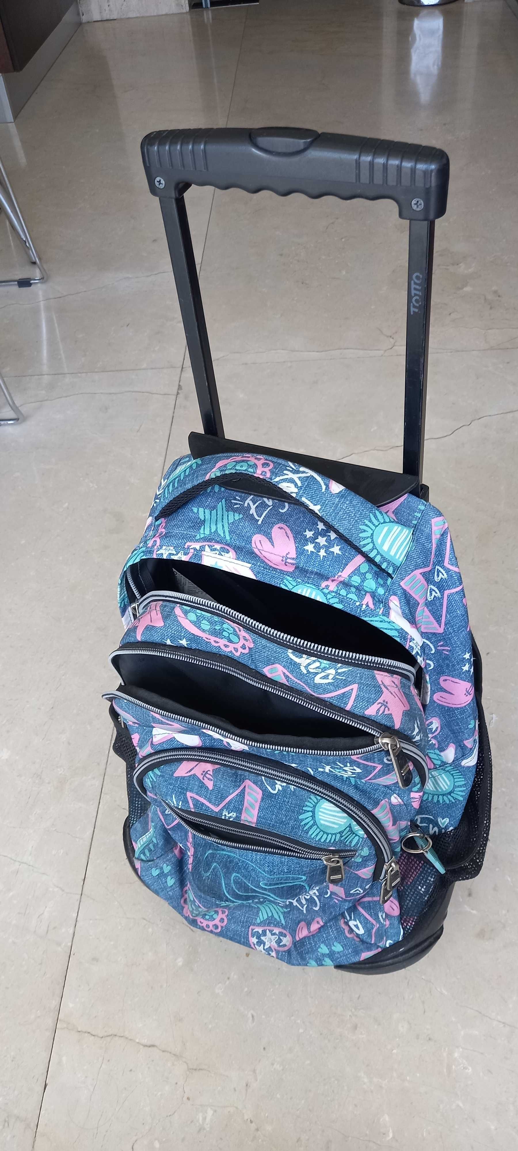TROLLEY TOTTO PARA MENINA em muito bom estado.
