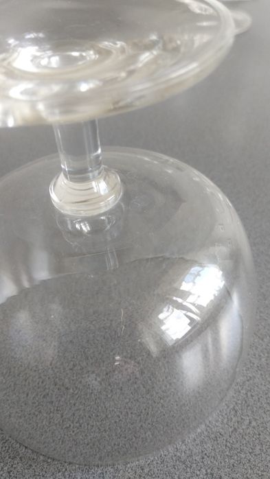 Pucharki szklane do lodów deserów.