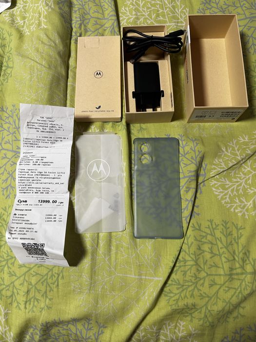 Продам Телефон Moto Edge 50 Fusion 12/512 на гарантії до травня місяця