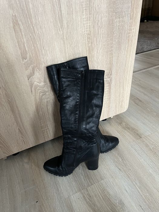 Женские кожаные сапоги