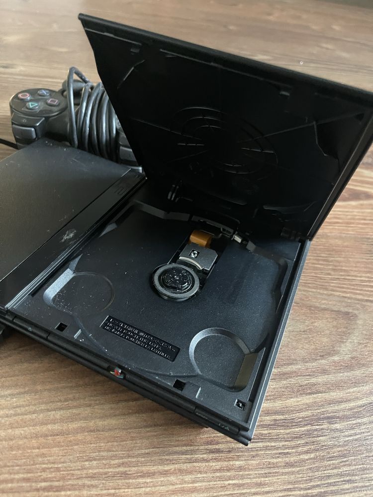 PlayStation 2 + 4 gry