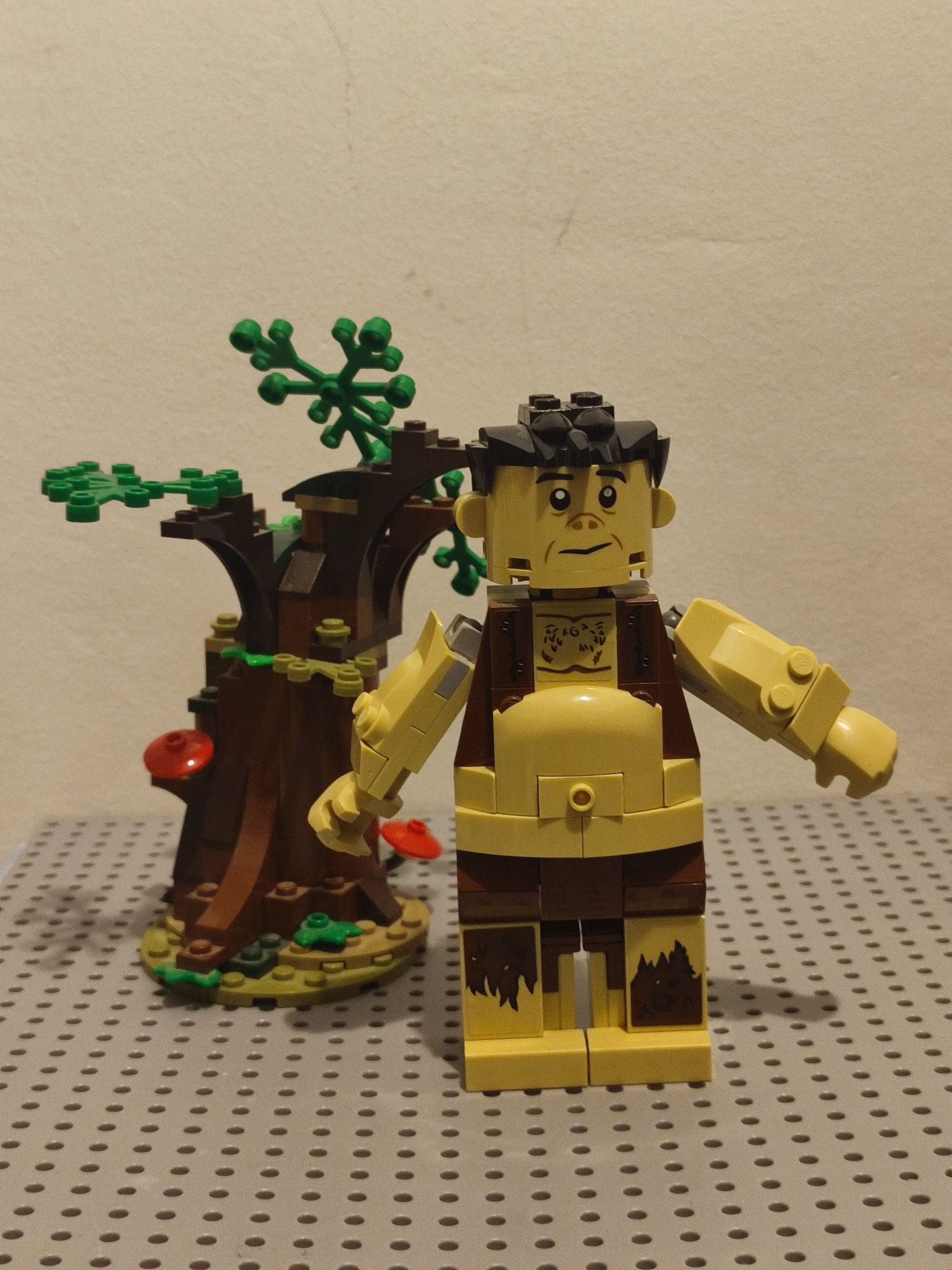 LEGO SPA0044 figurka Olbrzym grawp (75967)
