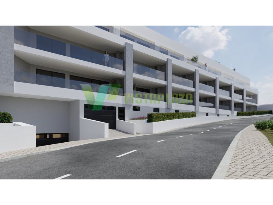 Garagem Box no Centro de Alvor Para dois Carros