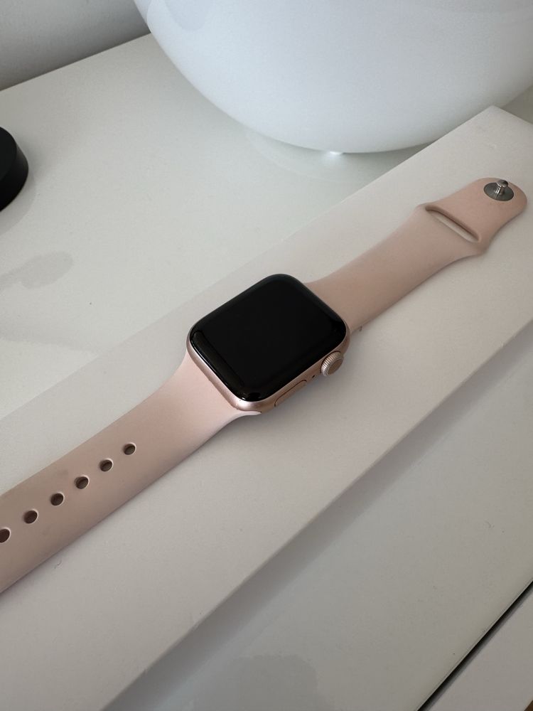 Apple Watch series 5 rose 40mm