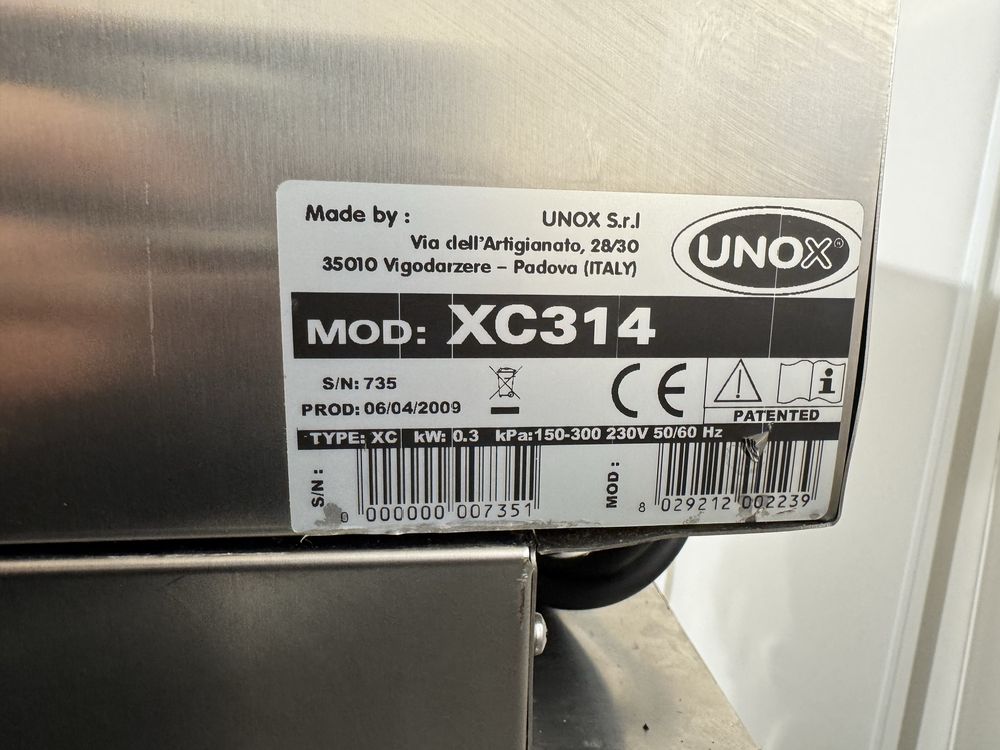 Пароконвектомат UNOX XVC 104 з рекуператором та системою автомийки
