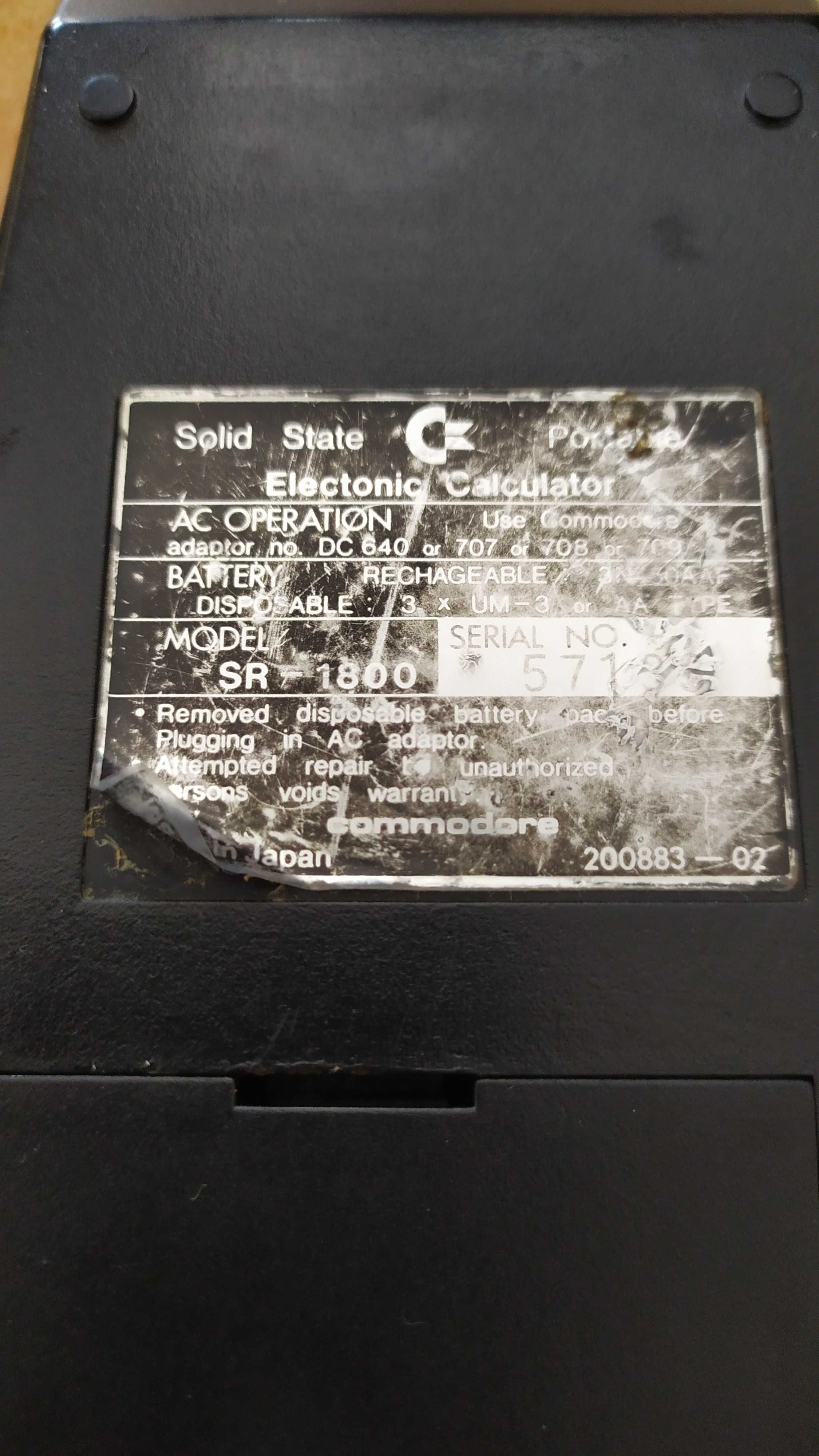 Kalkulator naukowy Commodore SR-1800 z adapterem