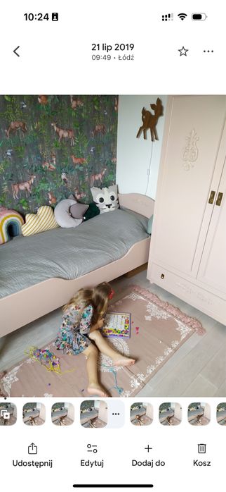 Drewniana szafa i łóżko dla dziewczynki- lite drewno
