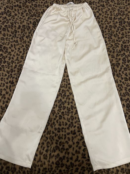 Жіночі атласні штани молочні