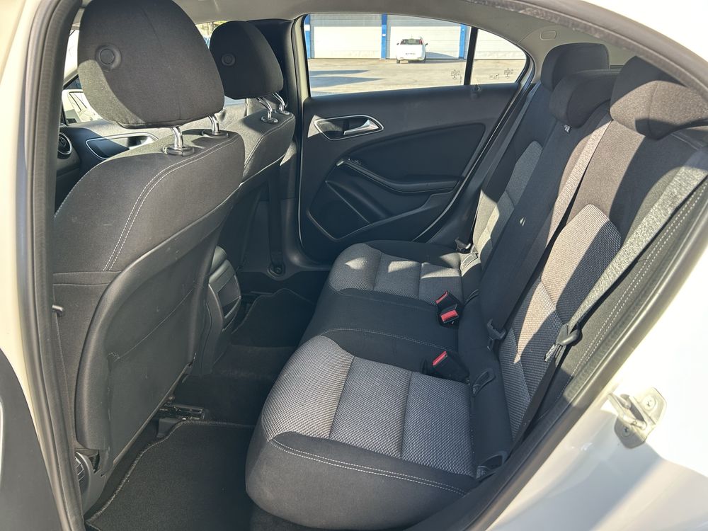 Mercedes A180d automático