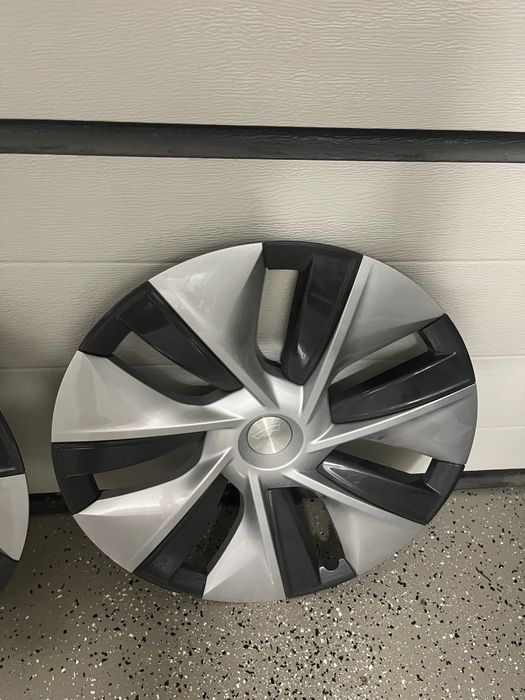 Kołpaki 19”  Tesla Y używane 250zl