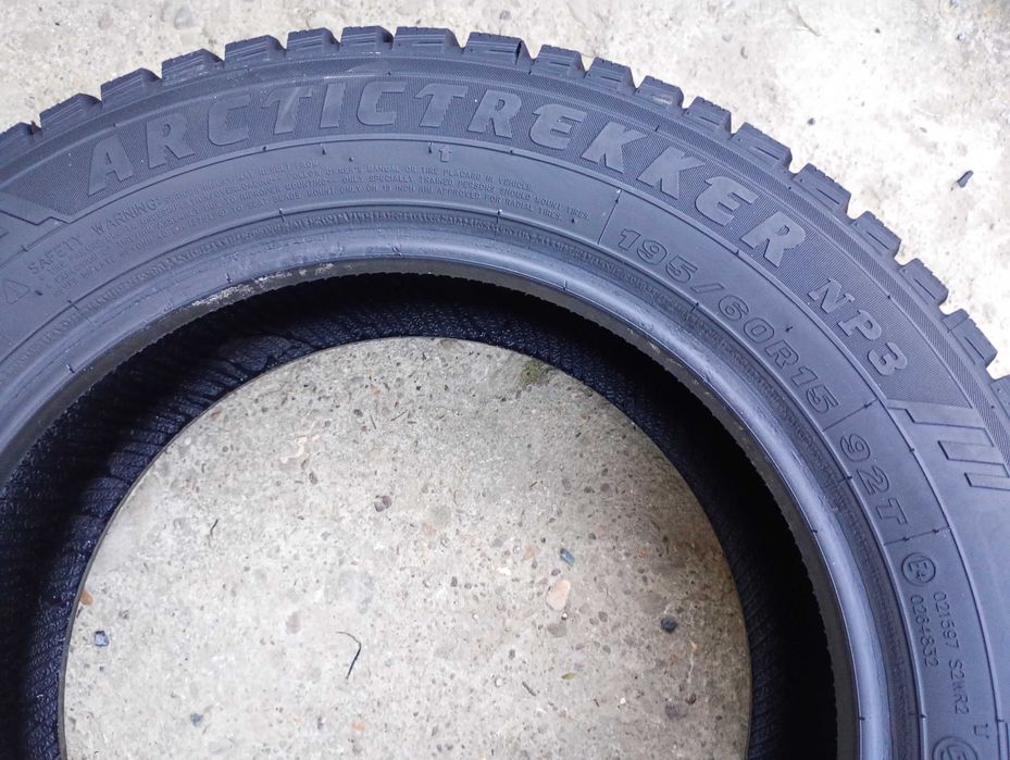 195/60 r15 2шт Maxxis 20р. зима шипи шини резина 195 60 15 (w28*2)